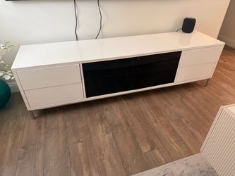 TV media unit