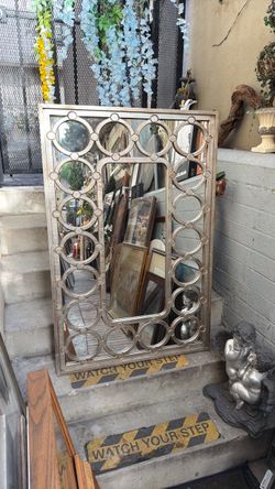 Beautiful wall mirror 47 by 31 1/2