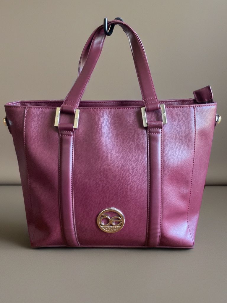 Clōe Tote Bag
