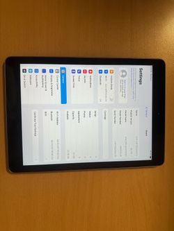 iPad 9.7 inch - Good Condition