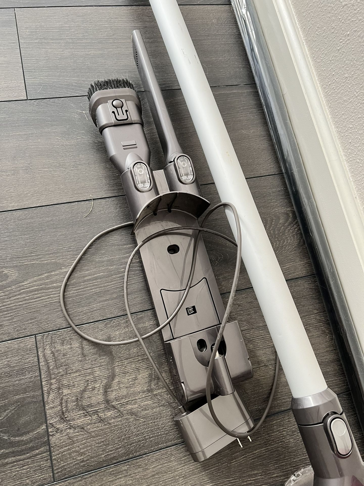 Dyson V6 Stick Vacuum Cordless for Sale in Kenmore, WA OfferUp