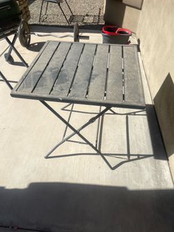 Patio table with 4 chairs!