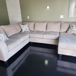 Brand new Artisanal Artisanal Putty 3pc Sectionals