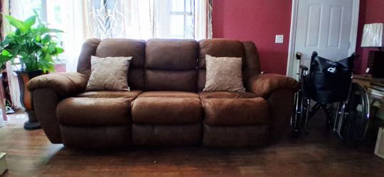 Recliner couches
