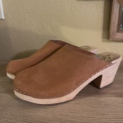 Like New/Never Worn Handmade Lotta’s (Lotta from Sweden) brand Clogs - Size 41 (9.5/10 US)