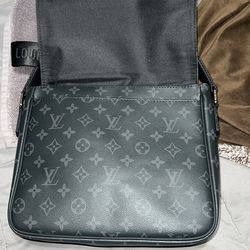 Authentic LV Shoulder Bag for Sale in West Linn, OR - OfferUp