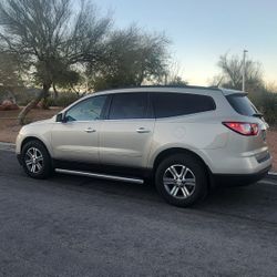 Immaculate Chevy Traverse With 3rd Row