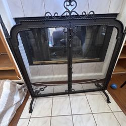 Like New Antique Fireplace Screen !! $100