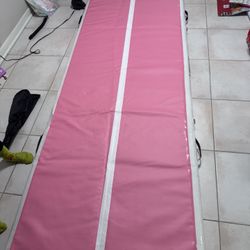 AWSUM Air Gymnastics mat. 10ft. With Pump