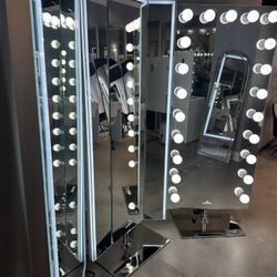 STANDING VANITIES MIRROR w/stand