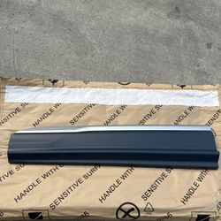 New 2020-2025 Audi Q7 Front Left Lower Door Molding 4M0-853 -959 -M - GRU