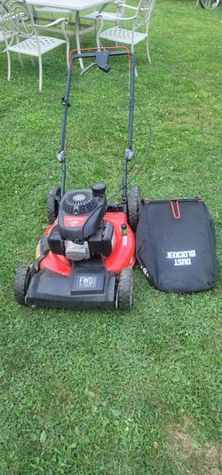 Craftsman M250 Self-propelled Lawn Mower (Honda engine) with Bagger