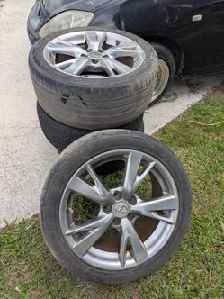 Lexus OEM Rims 18 inch staggered