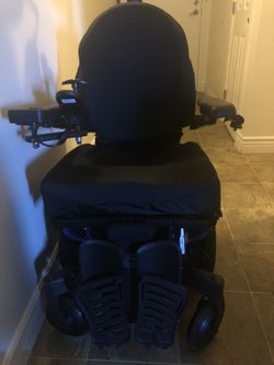 QUICKIE Q500M POWER WHEELCHAIR 