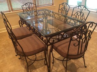 Metal 60x36 heavy table and six chairs