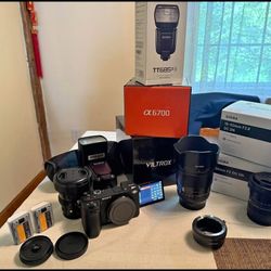 Sony A6700 + lenses, flash, and more accessories