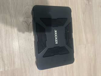 Kicker hideaway sub
