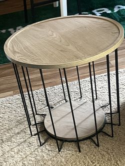 Modern Industrial Round Accent Table – Dual Tier with Metal Frame 🖤