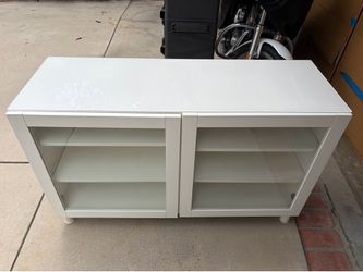 Cabinet / entertainment center