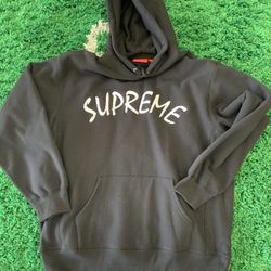 Supreme Hoodie 