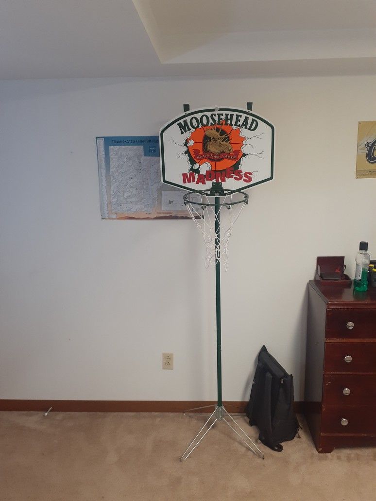 Moosehead Madness Beer Sign Basketball Hoop