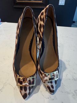 Authentic Tory Burch calf hair leopard print low heel pump