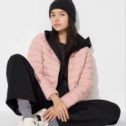 NEW Uniqlo Light Pink Tech Puff Light Weight Down Jacket Coat Women Size Small 