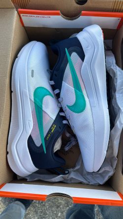 Women’s Nike Size 8 Brand New