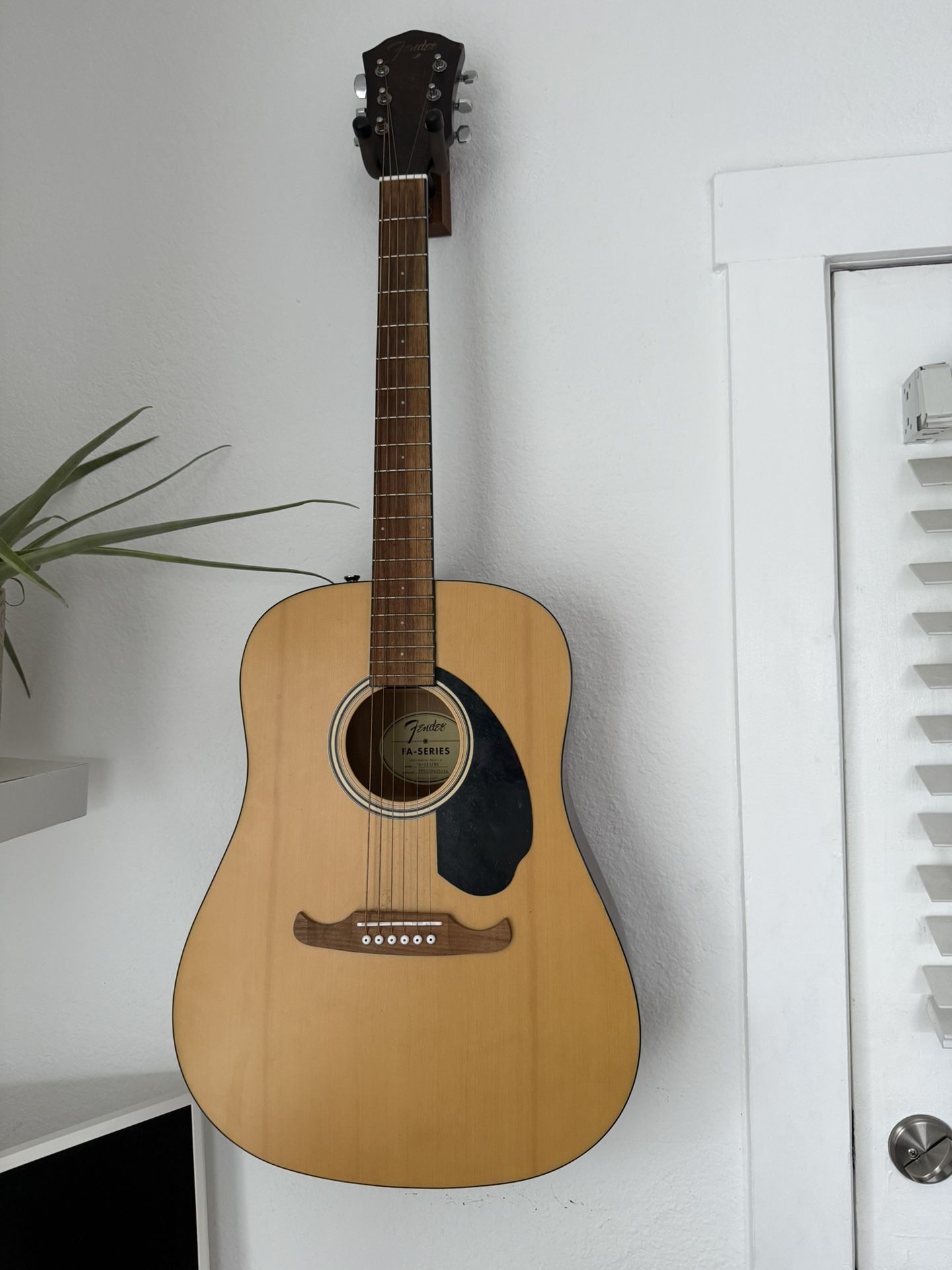 Fender Guitar • Mild Use • Good Condition