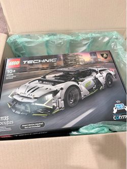 LEGO Technic Lamborghini Revuelto 42214