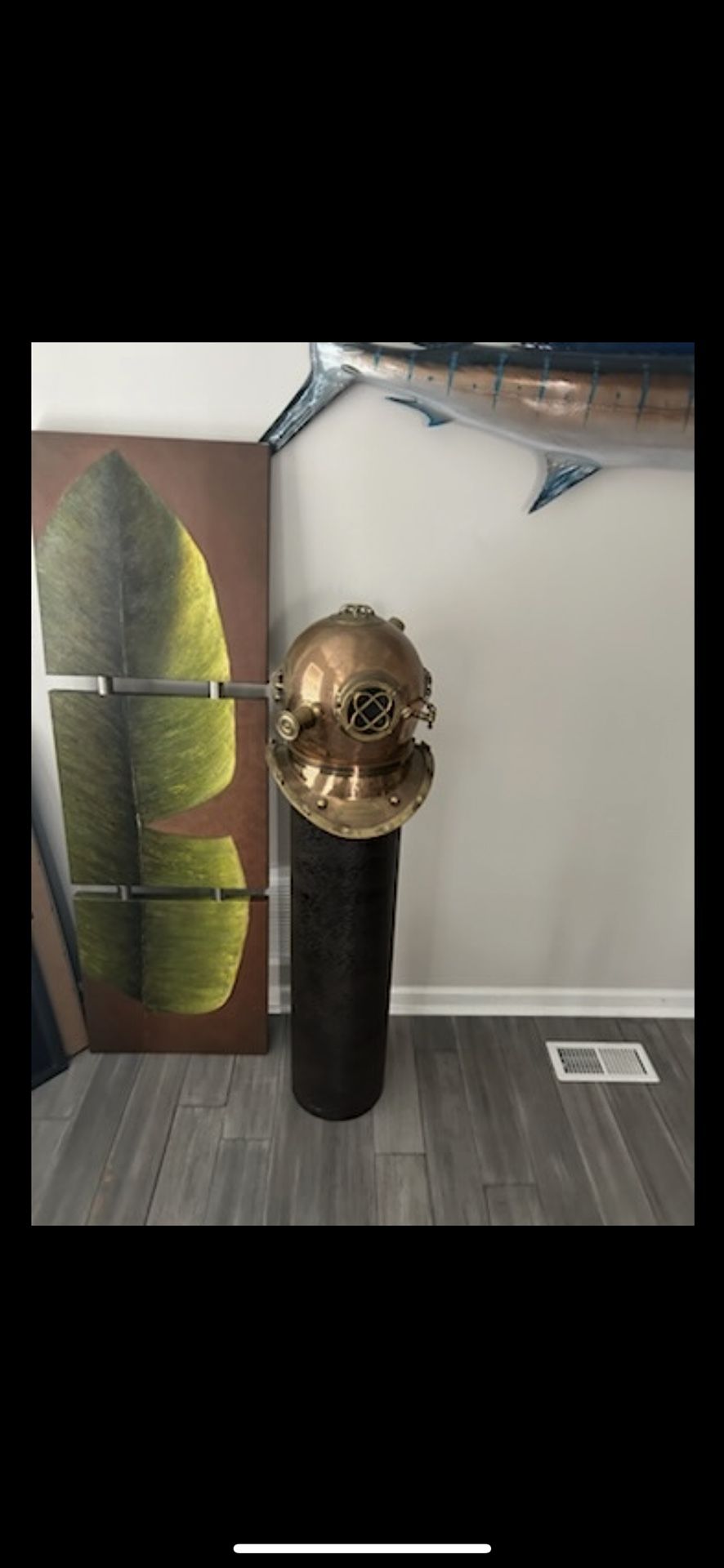 Nautical diving helmet with stand