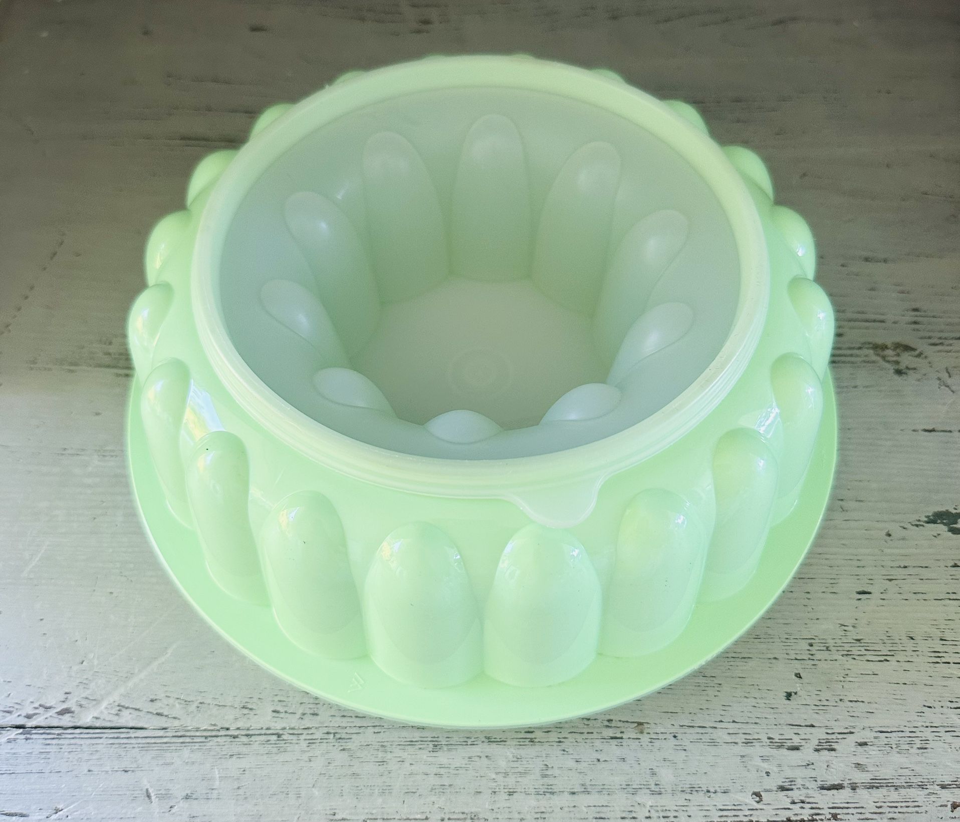 Vintage Tupperware Jello Mold /Ice Ring Jadeite Green 3 Piece