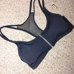 No Boundaries Sports Bra Size Small (3-5) for Sale in Grand Prairie, TX -  OfferUp