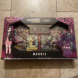 Marnie Premium Collection Playmat Box Pokémon 