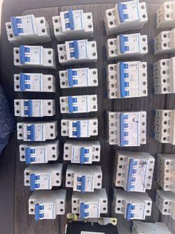 CHINT Circuit Breaker Lot – 29 Breakers + NC1-8008 Contactor – Excellent Condition
