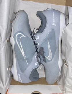 Nike - Women's 'HyperDiamond 4 ELITE' - Softball Cleats - Size 9 - Wolf Gray - Deadstock