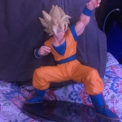 Super Saiyan Goku Cell Saga Statue
