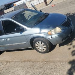 2006 Chrysler Town & Country