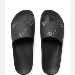 GUCCI GG SUPREME TIGERS SLIDE SANDAL