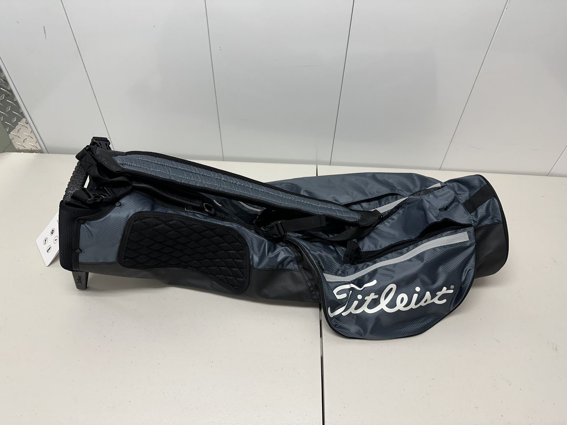 Titleist Golf Premium Lightweight Carry Bag - Brand New with Tag