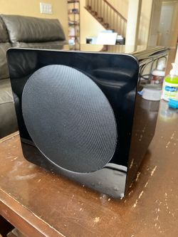 Kanto SUB8 8" Powered Subwoofer 150 watts RMS amp  Piano Black