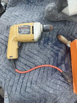 vintage Black & Decker 3/8-inch variable-speed reversible corded drill (Model 7127
