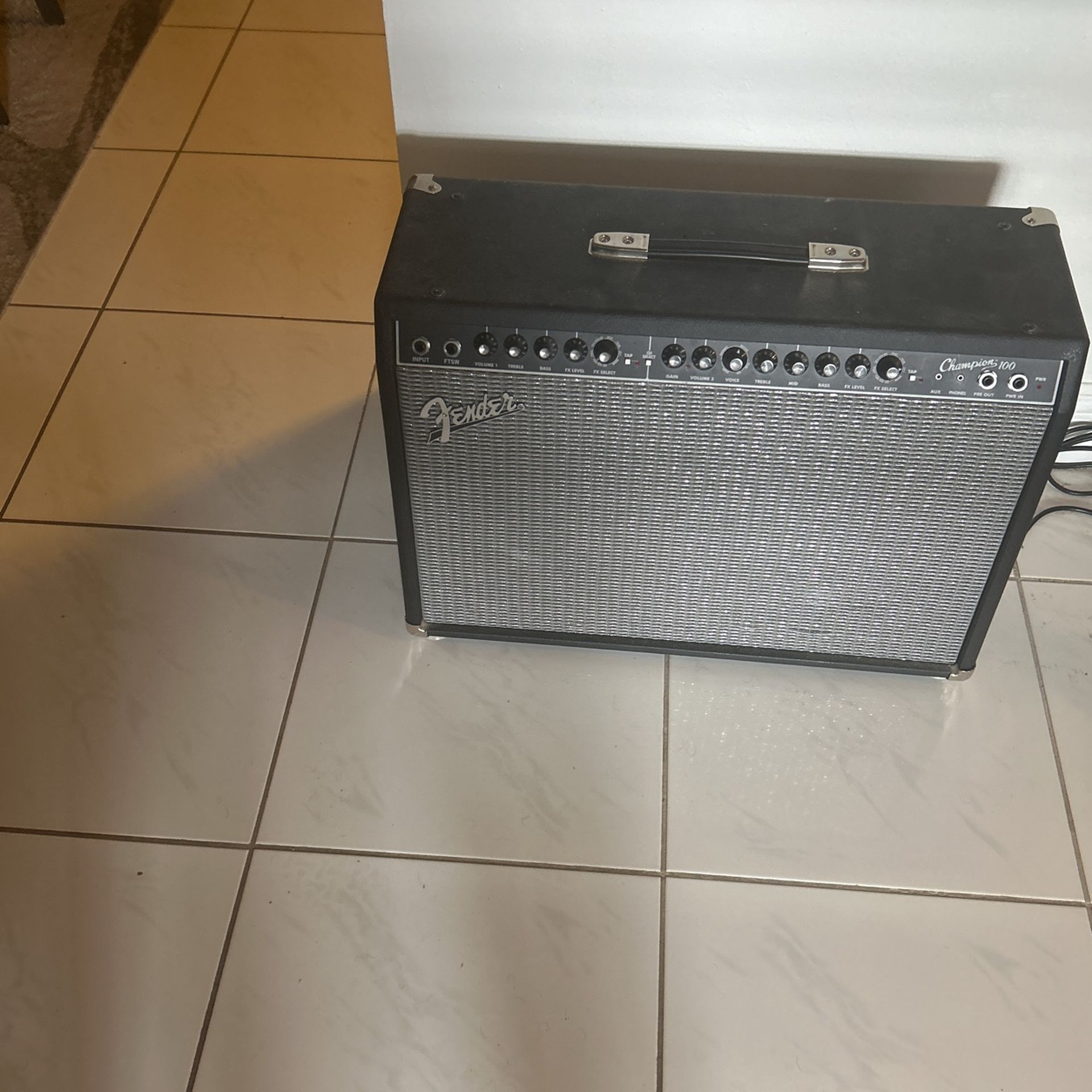 Fender 100 Watt Champion