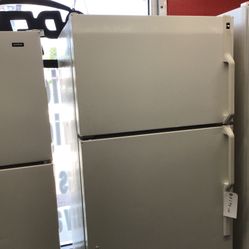 Hotpoint 18 Cu Ft Top And Bottom Fridge. 1 year Warranty 