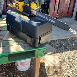 DEWALT
FLEXVOLT 60V MAX 20 in.
Brushless Cordless Battery
Powered Chainsaw and Carry
Case (Tool and Case Only)