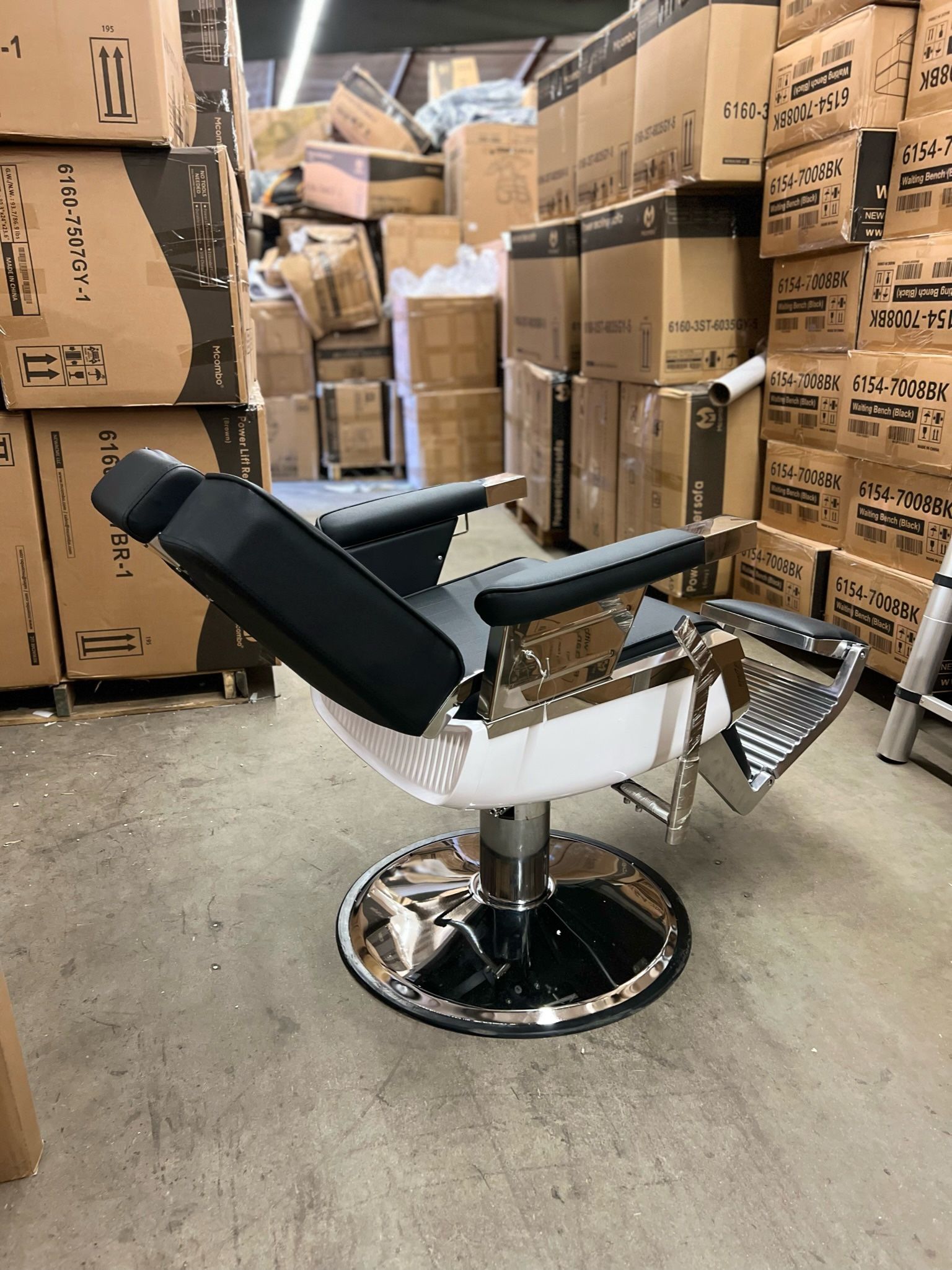 Black Hydraulic Styling Chair Barber Chair Model 3819