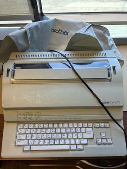 Brother EM-530 Electronic Typewriter – Great Condition w/ Dust Cover