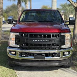 FORD F250 Super Duty Crew Cab Lariat Pickup 4D
