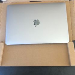 Apple MacBook