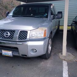 Nissan Titán Año 2007 Color Gris Motor 5.6 V8 Sencilla 